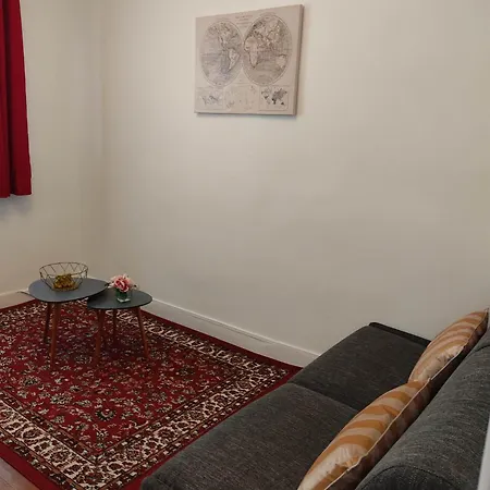 Apartment 5 Minutes From Paris In Chic And Sophisticated Neuilly-sur-Seine