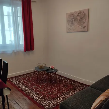 Apartment 5 Minutes From Paris In Chic And Sophisticated Neuilly-sur-Seine